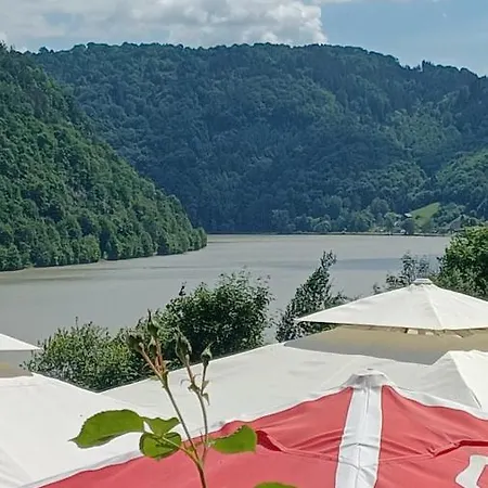 Zur Blauen Donau Gæstehus Wesenufer