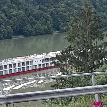 Zur Blauen Donau Penzion Wesenufer