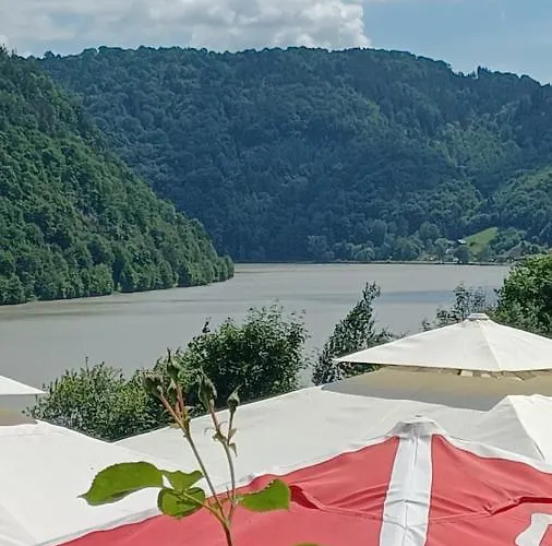 Zur Blauen Donau Penzion Wesenufer