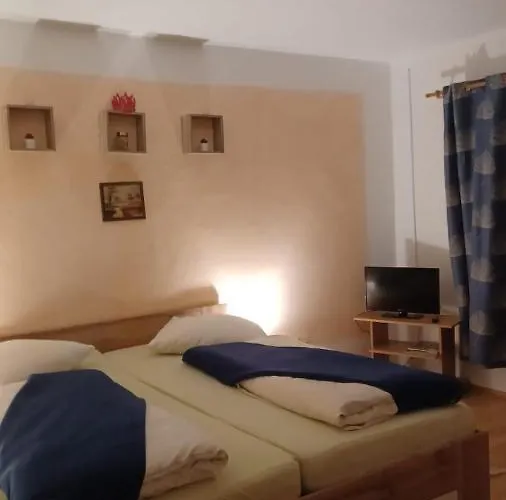 Πανσιόν Zur Blauen Donau